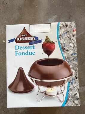 Kisses chocolate dessert Fondue